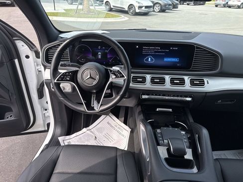 Used 2025 Mercedes-Benz GLE 350 4MATIC image 17