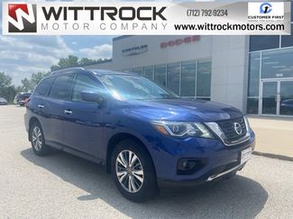Used 2020 Nissan Pathfinder SV image 1