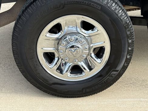 Used 2024 RAM 2500 Tradesman w/ Chrome Appearance Group AWD/4WD image 10