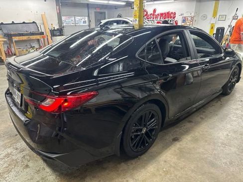 Used 2025 Toyota Camry SE w/ Convenience Package FWD image 24