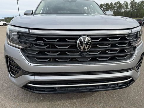 Used 2024 Volkswagen Atlas SEL Premium R-Line image 24
