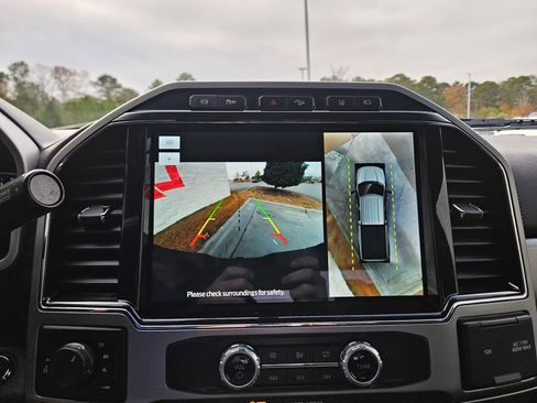 Used 2022 Ford F250 Lariat w/ Black Appearance Package image 32