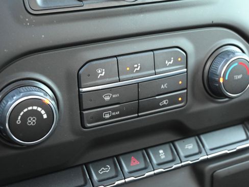 Used 2020 Chevrolet Silverado 1500 Custom w/ Custom Value Package image 31