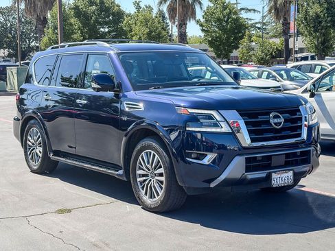 Used 2022 Nissan Armada SL w/ Captain's Chairs Package AWD/4WD image 5