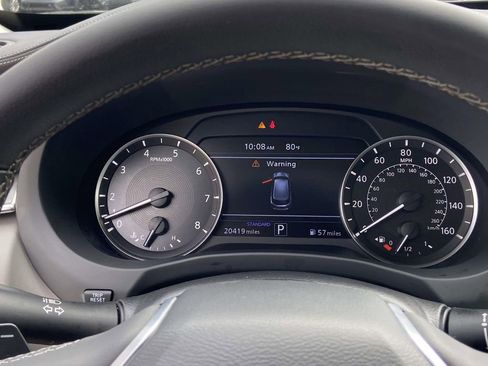 Used 2024 INFINITI QX50 Luxe w/ Accent Package FWD image 35