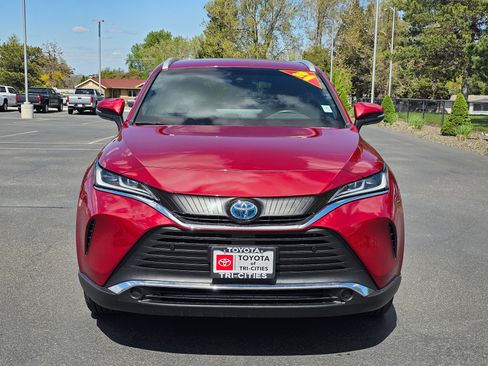 Used 2021 Toyota Venza XLE w/ Softex Package AWD/4WD image 8