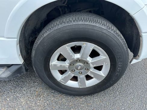 Used 2010 Ford Expedition XLT RWD image 26