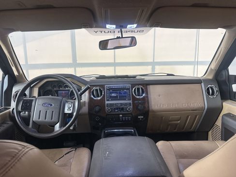 Used 2012 Ford F250 Lariat w/ Lariat Interior Pkg AWD/4WD image 9
