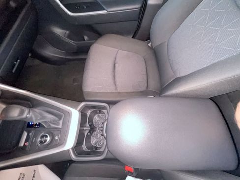 Used 2025 Toyota RAV4 XLE AWD/4WD image 21