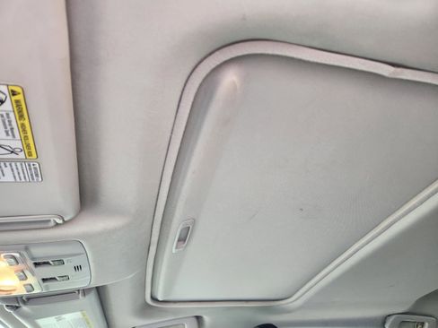Used 2014 Toyota RAV4 Limited w/ Technology Package FWD image 24