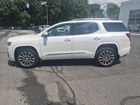 Certified 2022 GMC Acadia Denali AWD/4WD image 2