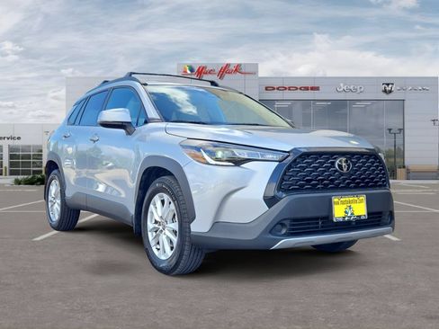Used 2023 Toyota Corolla Cross LE FWD image 7