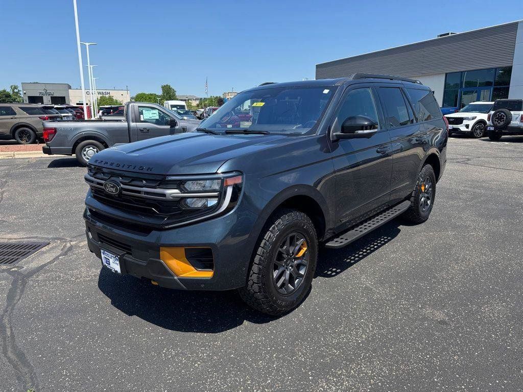 Used 2025 Ford Expedition Tremor AWD/4WD image 8