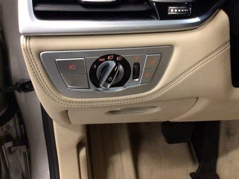 Used 2018 BMW 740i image 11