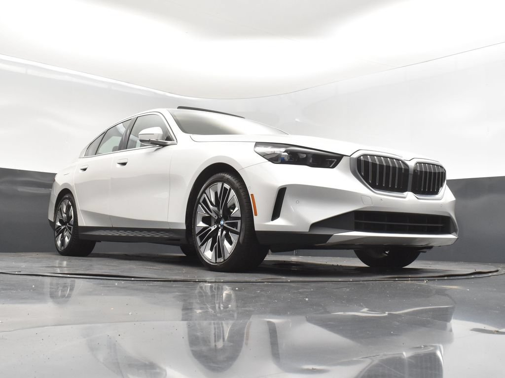 Used 2024 BMW 530i xDrive AWD/4WD image 44