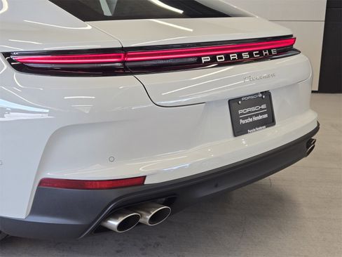 New 2025 Porsche Panamera image 9