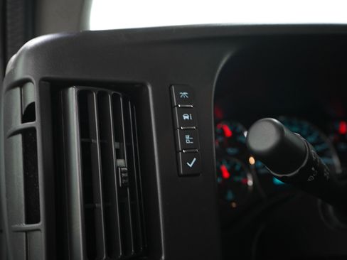 Used 2025 Chevrolet Express 3500 LT w/ LT Preferred Equipment Group RWD image 20