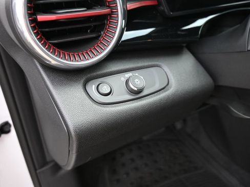 Used 2025 Chevrolet Trax RS w/ Driver Confidence Package image 13