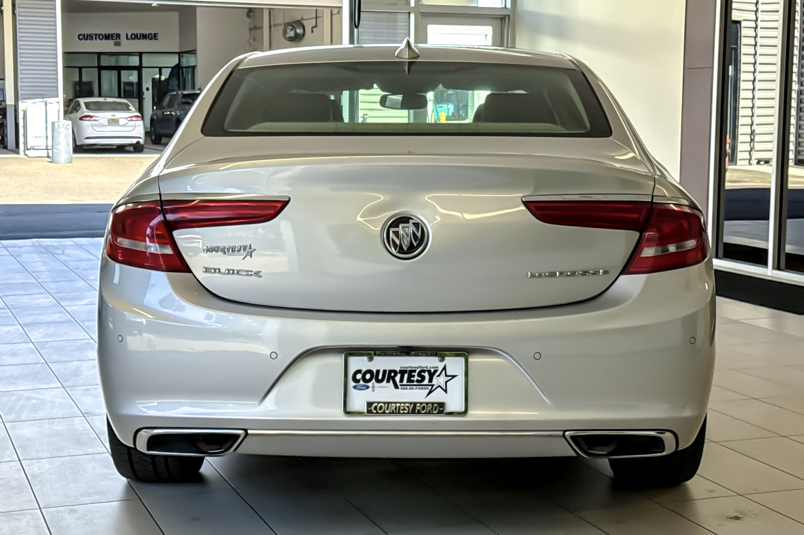 Used 2017 Buick LaCrosse Essence w/ Dynamic Driver Package FWD image 5
