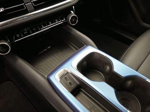 New 2026 Chevrolet Equinox EV LT image 33