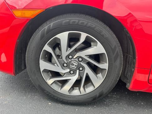 Used 2018 Honda Civic EX image 9