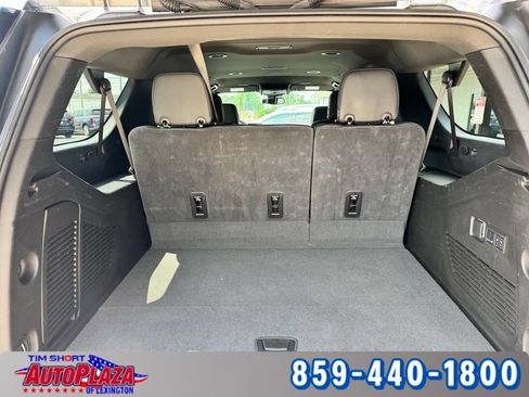 Used 2025 GMC Yukon XL Denali AWD/4WD image 38