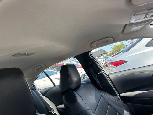 Used 2022 Toyota Corolla LE FWD image 30