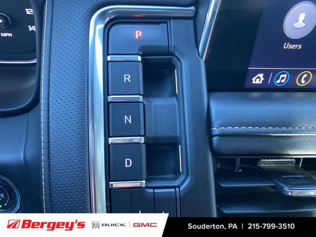Used 2021 GMC Yukon XL AT4 w/ AT4 Premium Plus Package AWD/4WD image 19