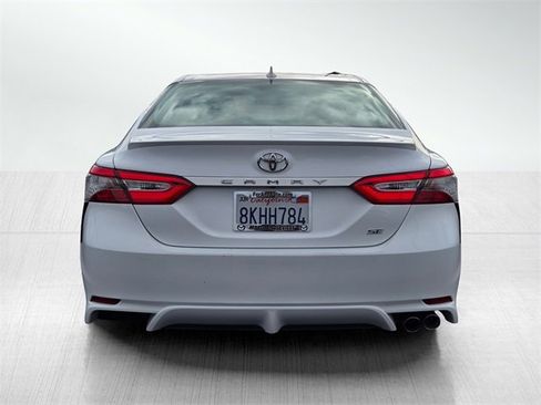 Used 2019 Toyota Camry SE image 5