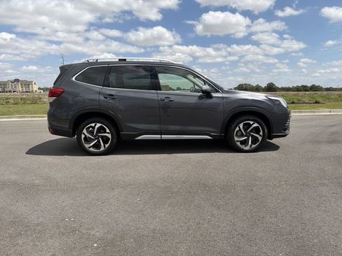 Used 2022 Subaru Forester Touring AWD/4WD image 6