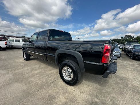 Used 2006 Chevrolet Silverado 2500 LT w/ Onstar Plus Package AWD/4WD image 3