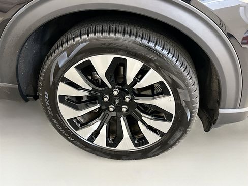 Used 2025 Ford Explorer Platinum w/ LUX Leather Package image 11