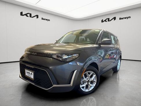 Certified 2025 Kia Soul LX w/ LX Technology Package FWD image 1