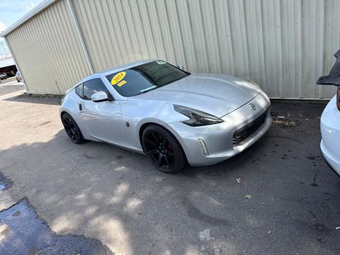 Used 2014 Nissan 370Z Coupe w/ Sport Package RWD image 2