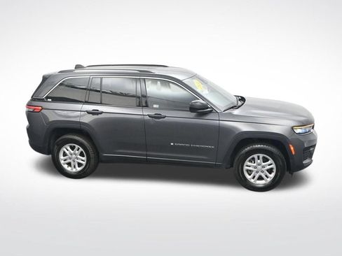 Used 2024 Jeep Grand Cherokee Laredo RWD image 26
