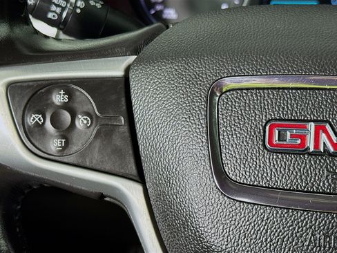 Used 2018 GMC Acadia SLT image 14