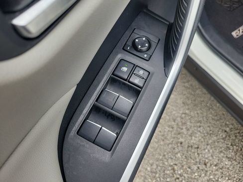 Used 2019 Toyota RAV4 XLE Premium w/ Cold Weather Package FWD image 15