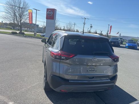 Used 2023 Nissan Rogue SV w/ SV Premium B Package image 6