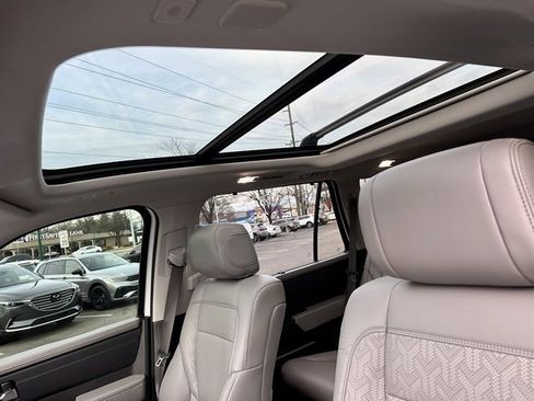 Used 2023 Toyota Sequoia Limited image 17