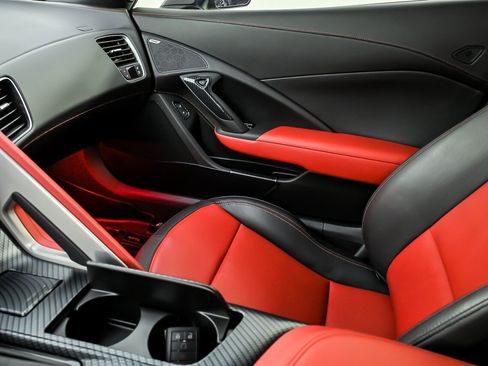 Used 2019 Chevrolet Corvette Z06 RWD image 36