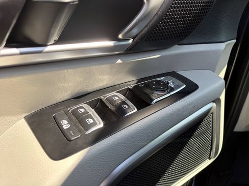 Used 2025 Kia Telluride S FWD image 7