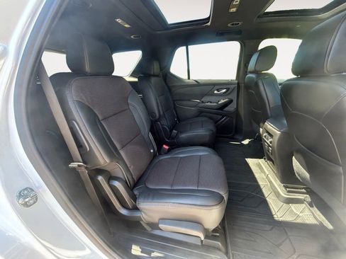 Used 2023 Chevrolet Traverse High Country image 11