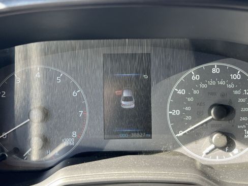 Used 2025 Toyota Corolla LE FWD image 14