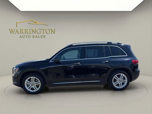 Used 2021 Mercedes-Benz GLB 250 4MATIC w/ Premium Package image 4