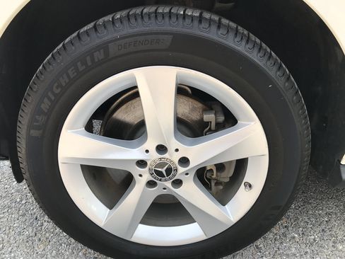 Used 2019 Mercedes-Benz GLE 400 4MATIC image 11