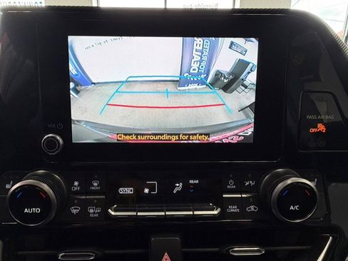 Used 2025 Toyota Highlander XSE AWD/4WD image 52
