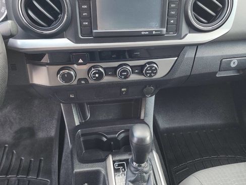 Used 2016 Toyota Tacoma SR5 image 21