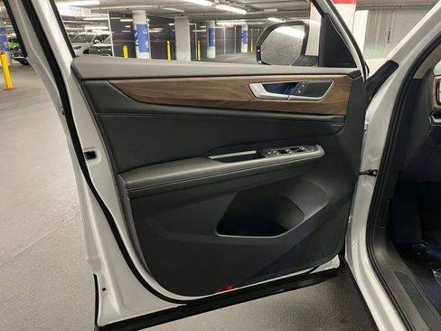 New 2026 Volkswagen Atlas SE image 17