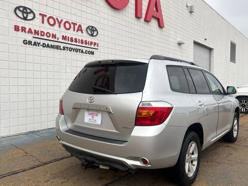 Used 2010 Toyota Highlander SE image 5