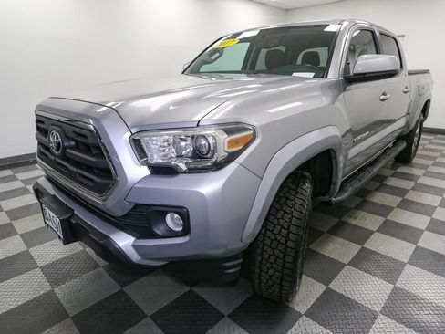 Used 2017 Toyota Tacoma SR5 image 4